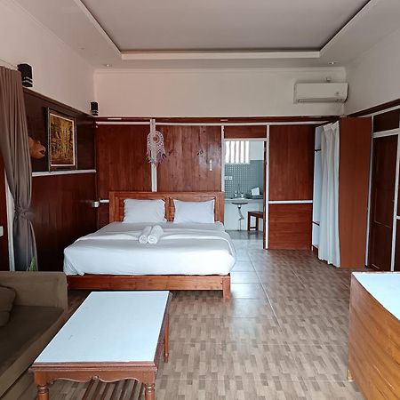 Urban Jungle House Bali Hotel Canggu  Exterior photo