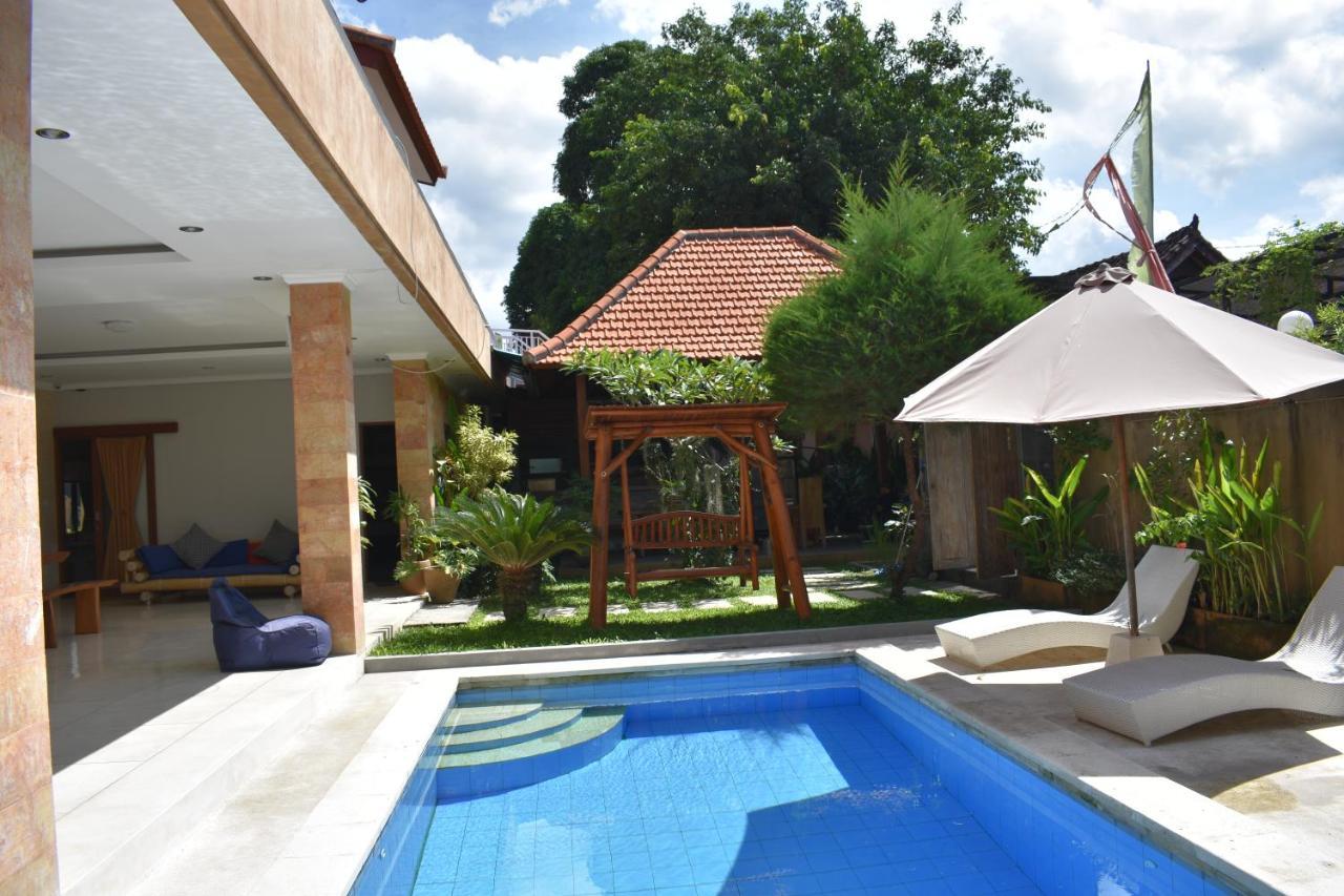 Urban Jungle House Bali Hotel Canggu  Exterior photo