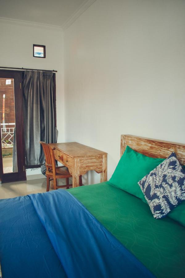 Urban Jungle House Bali Hotel Canggu  Exterior photo