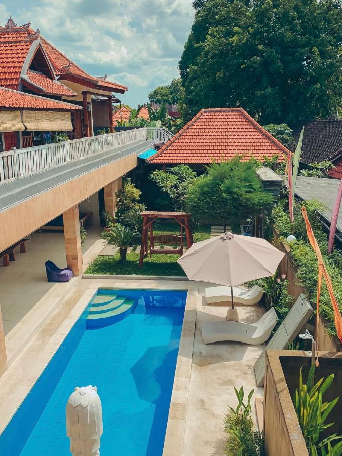 Urban Jungle House Bali Hotel Canggu  Exterior photo