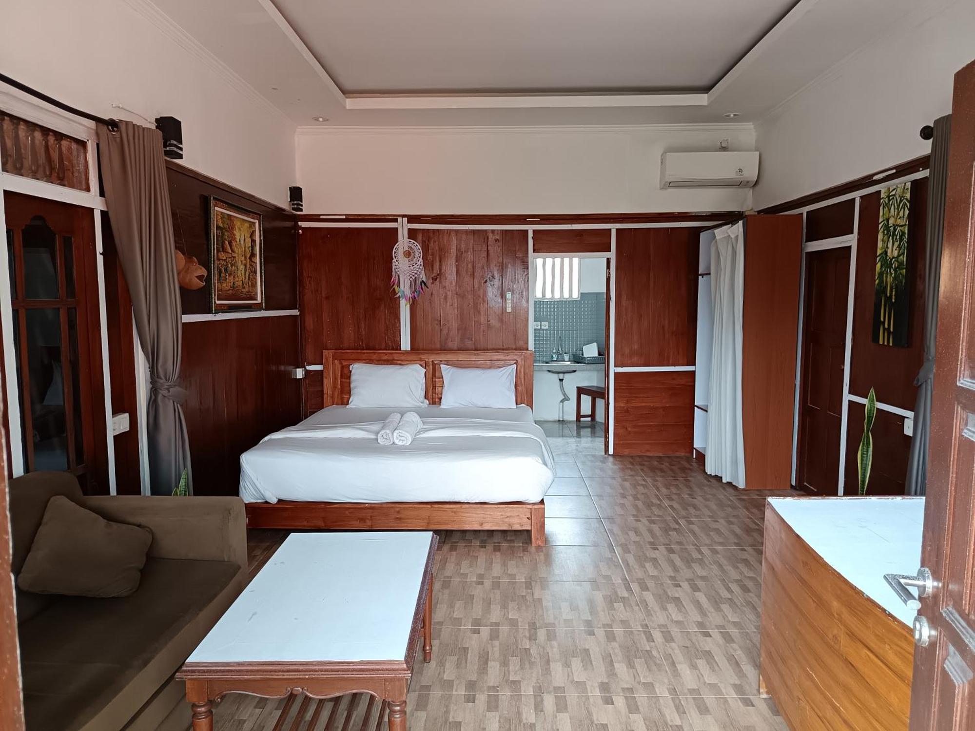 Urban Jungle House Bali Hotel Canggu  Exterior photo